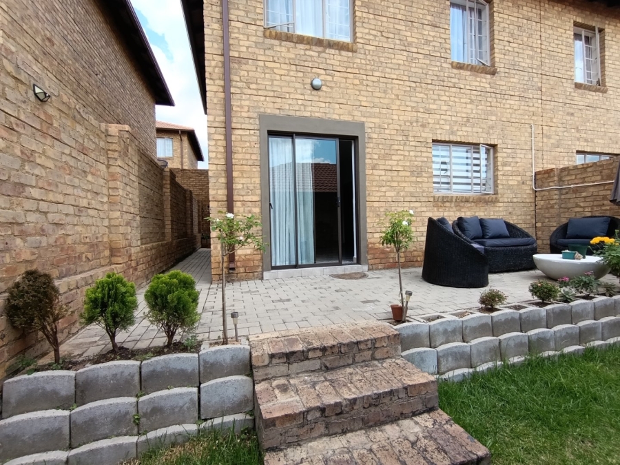 To Let 3 Bedroom Property for Rent in Kosmosdal Gauteng