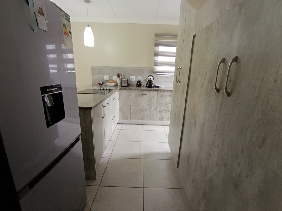 To Let 3 Bedroom Property for Rent in Amberfield Gauteng