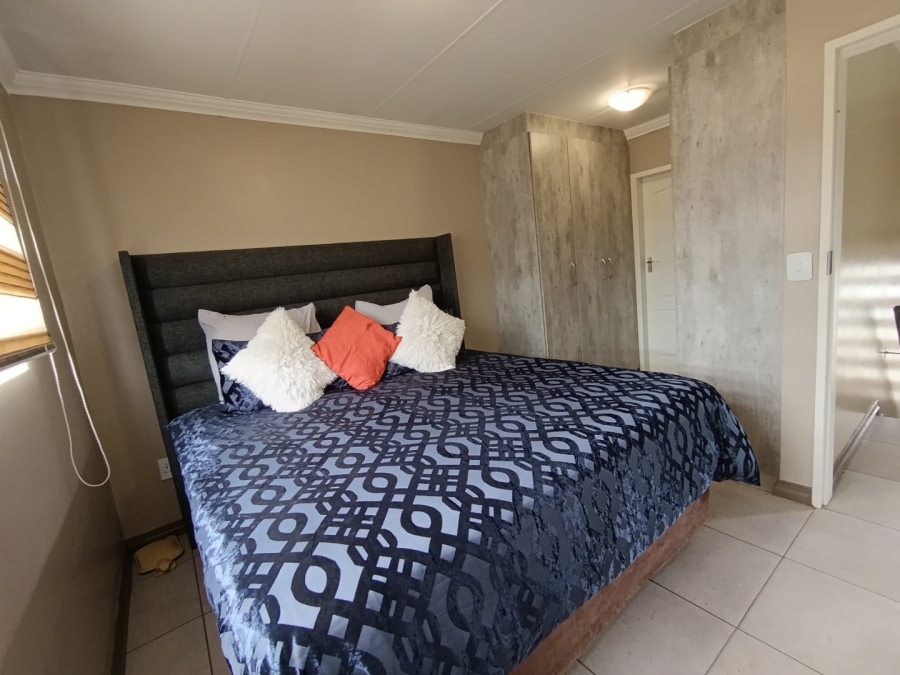 To Let 3 Bedroom Property for Rent in Amberfield Gauteng