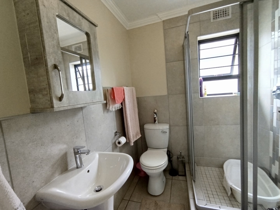 To Let 3 Bedroom Property for Rent in Amberfield Gauteng