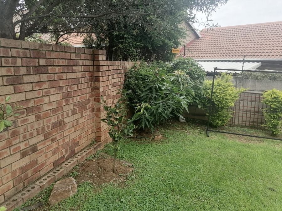 To Let 3 Bedroom Property for Rent in Northwold Gauteng