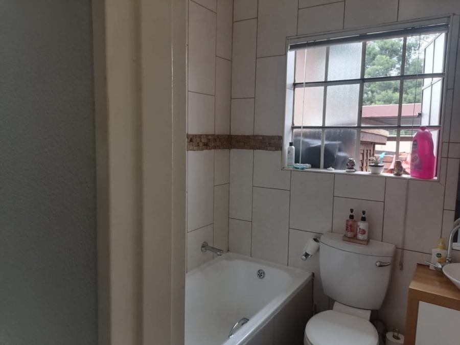 To Let 3 Bedroom Property for Rent in Northwold Gauteng