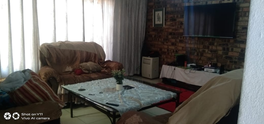 To Let 3 Bedroom Property for Rent in Dawn Park Gauteng