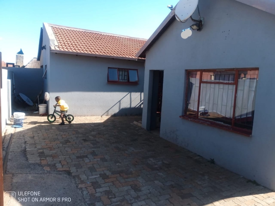 To Let 3 Bedroom Property for Rent in Dawn Park Gauteng