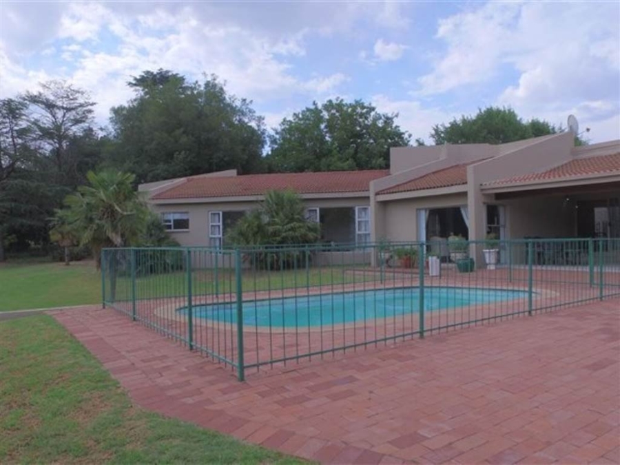 7 Bedroom Property for Sale in Windsor On Vaal Gauteng