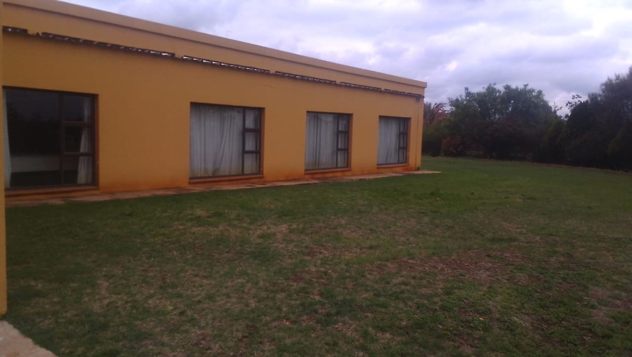 4 Bedroom Property for Sale in Lochvaal Gauteng