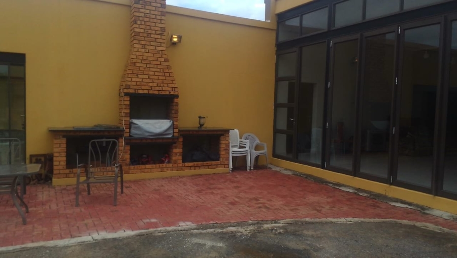 4 Bedroom Property for Sale in Lochvaal Gauteng