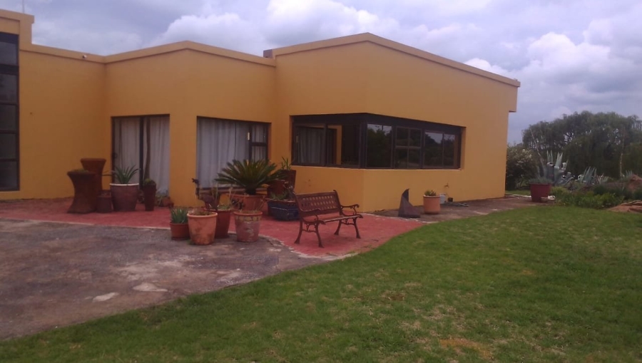 4 Bedroom Property for Sale in Lochvaal Gauteng