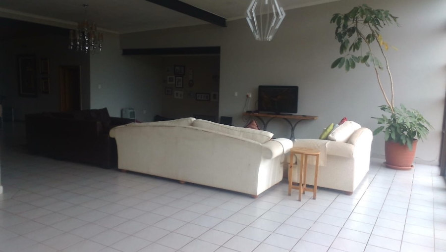 4 Bedroom Property for Sale in Lochvaal Gauteng