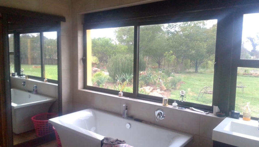 4 Bedroom Property for Sale in Lochvaal Gauteng