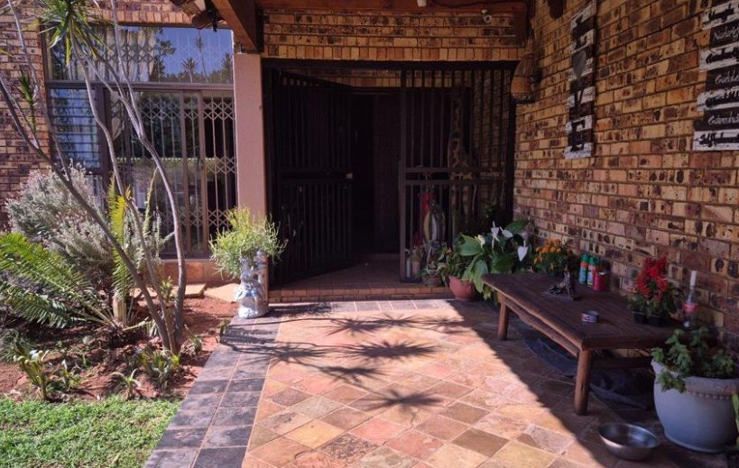 5 Bedroom Property for Sale in Ninapark Gauteng