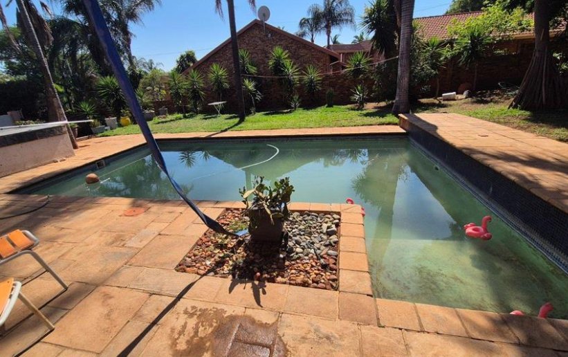 5 Bedroom Property for Sale in Ninapark Gauteng