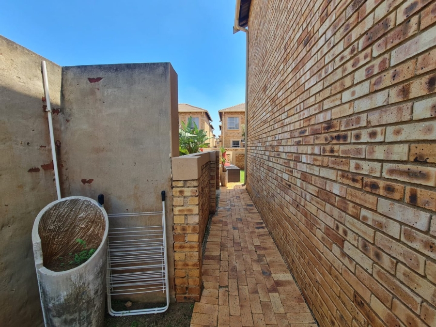 3 Bedroom Property for Sale in Heuwelsig Estate Gauteng