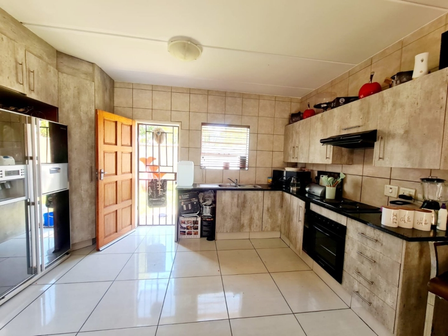 3 Bedroom Property for Sale in Heuwelsig Estate Gauteng