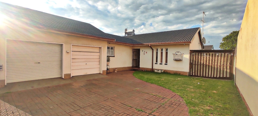 3 Bedroom Property for Sale in Vanderbijlpark SE 6 Gauteng