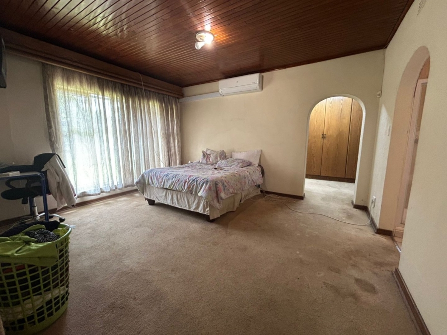 To Let 6 Bedroom Property for Rent in Flora Gardens Gauteng