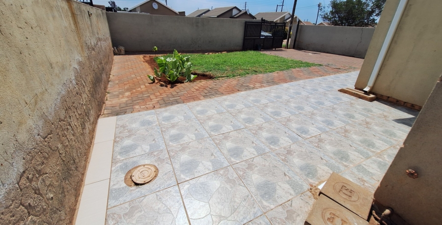 3 Bedroom Property for Sale in Mahube Valley Gauteng