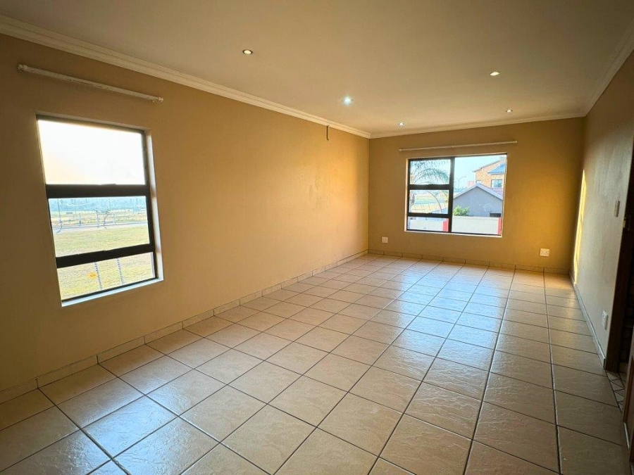 4 Bedroom Property for Sale in Glen Eagle Estate Gauteng