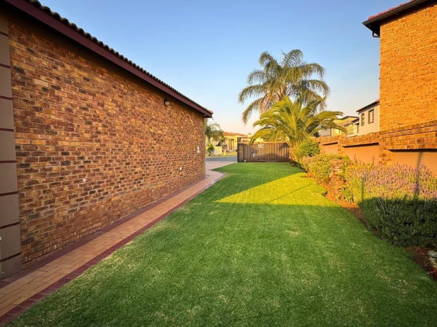 4 Bedroom Property for Sale in Glen Eagle Estate Gauteng