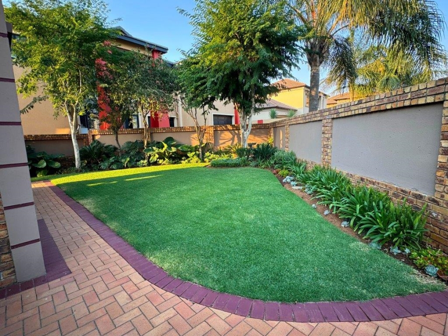 4 Bedroom Property for Sale in Glen Eagle Estate Gauteng