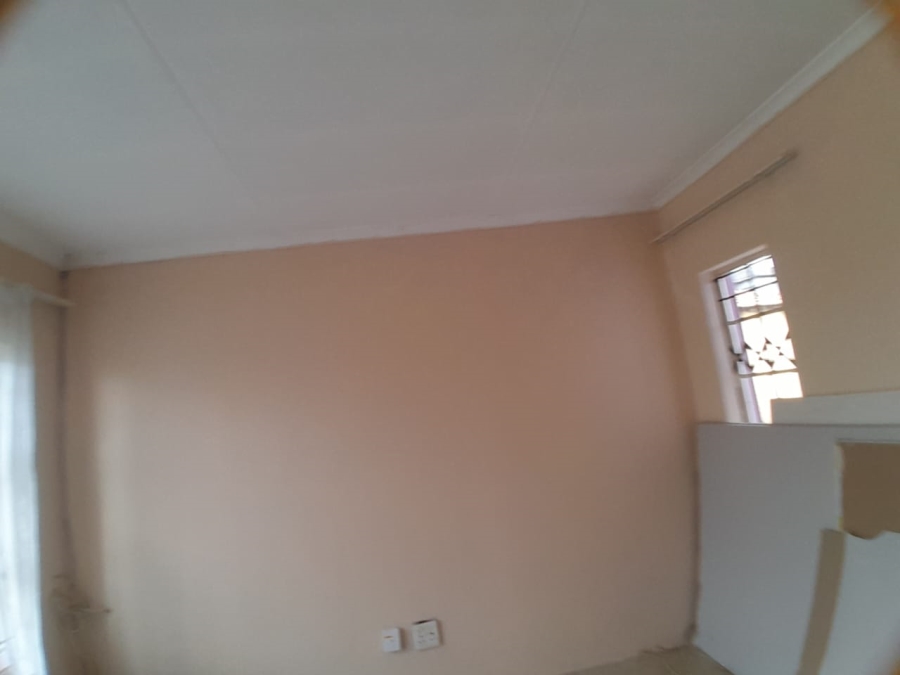 2 Bedroom Property for Sale in Nkwe Estate Gauteng