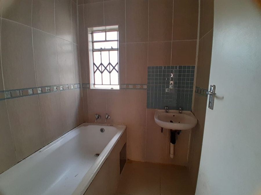 2 Bedroom Property for Sale in Nkwe Estate Gauteng