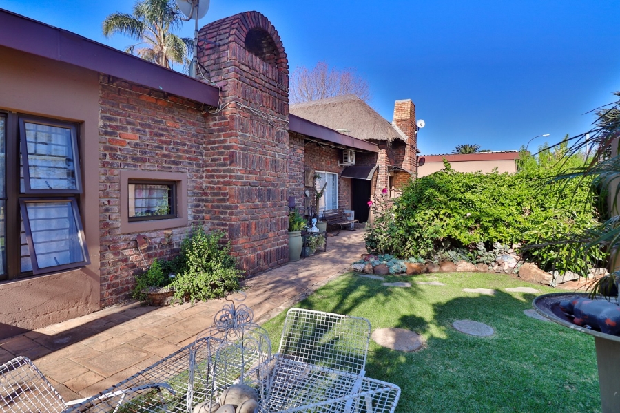 12 Bedroom Property for Sale in Bonaero Park Gauteng