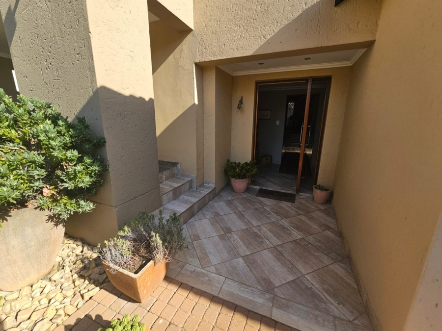 3 Bedroom Property for Sale in Olympus AH Gauteng