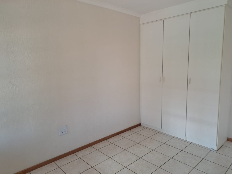 2 Bedroom Property for Sale in Montana Tuine Gauteng