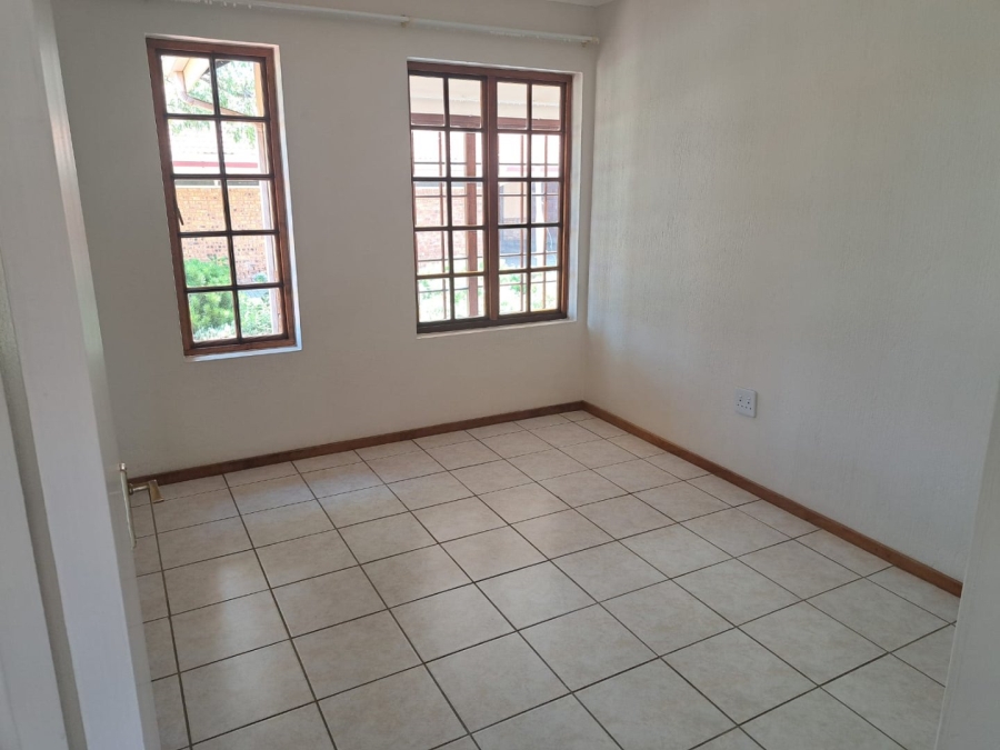 2 Bedroom Property for Sale in Montana Tuine Gauteng