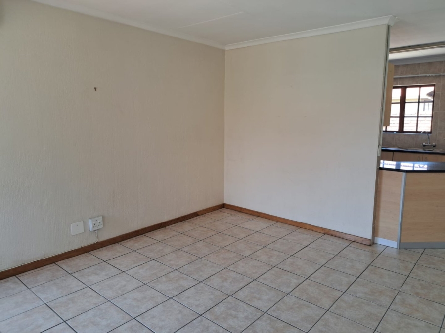 2 Bedroom Property for Sale in Montana Tuine Gauteng