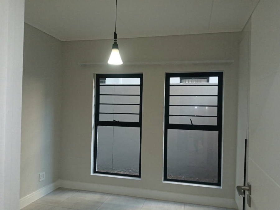 To Let 3 Bedroom Property for Rent in The Polofields Gauteng