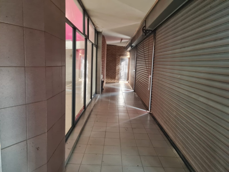 To Let commercial Property for Rent in Lenasia Ext 1 Gauteng