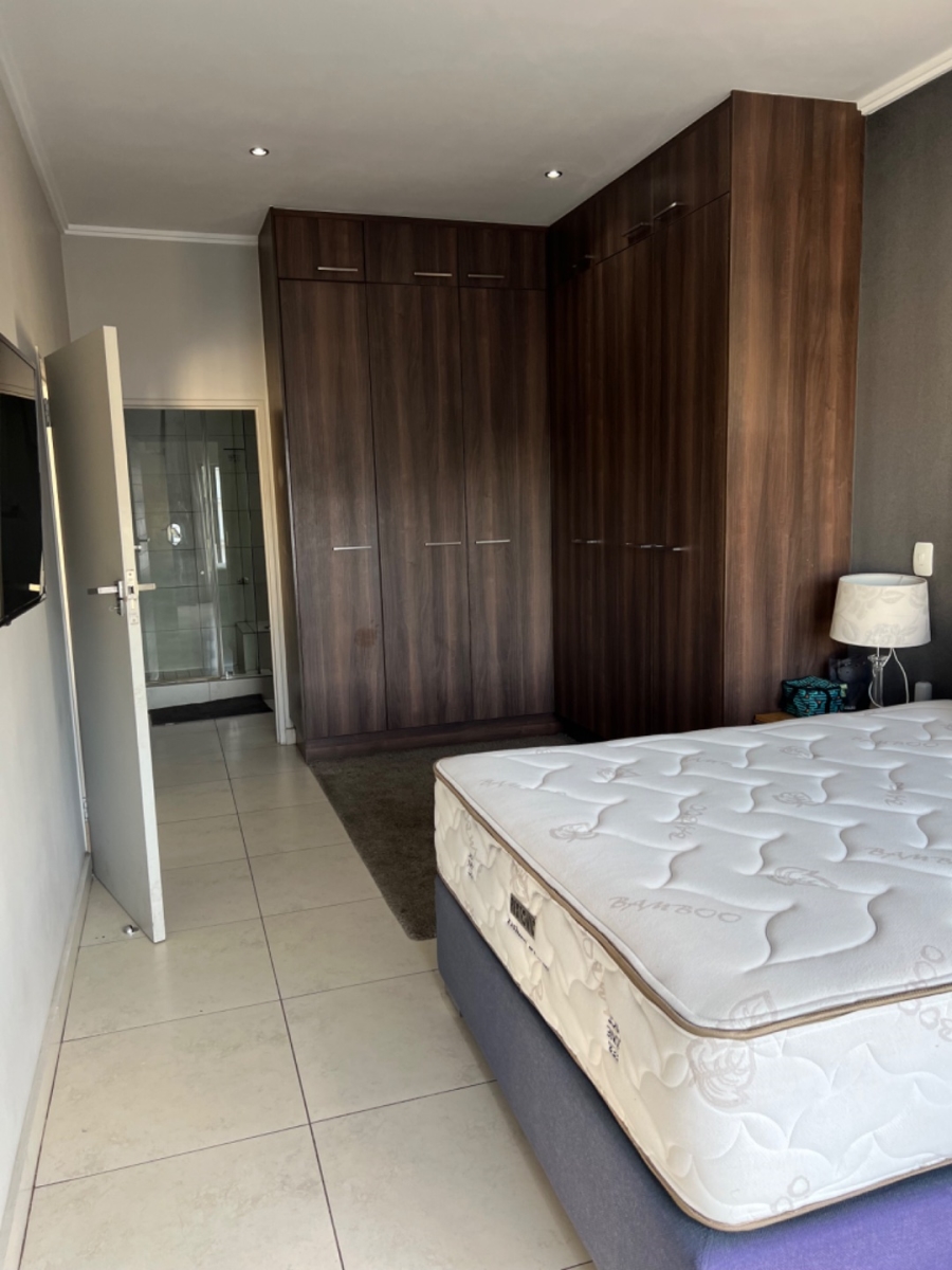 To Let 2 Bedroom Property for Rent in Sandown Gauteng