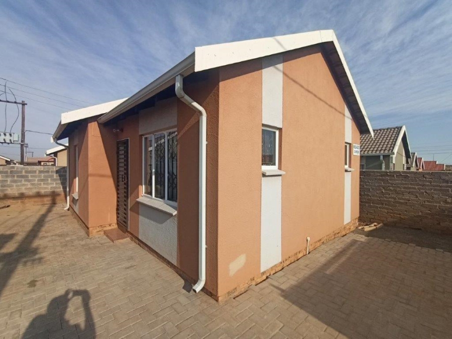 2 Bedroom Property for Sale in Palm Springs Gauteng