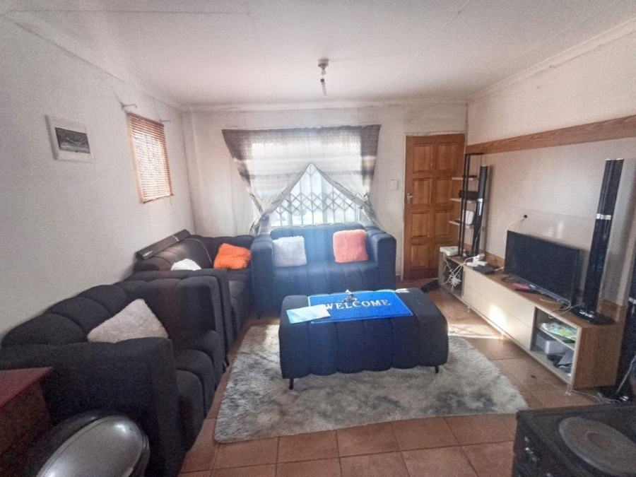 2 Bedroom Property for Sale in Palm Springs Gauteng