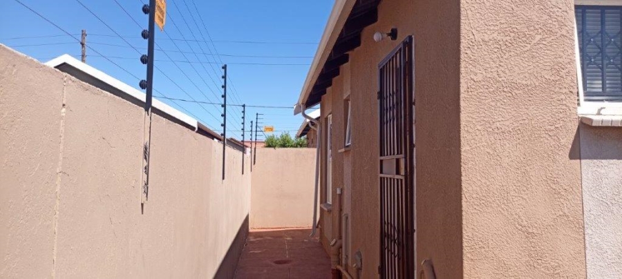 2 Bedroom Property for Sale in Palm Springs Gauteng