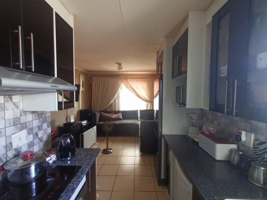 2 Bedroom Property for Sale in Palm Springs Gauteng