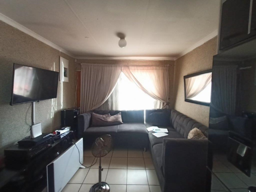 2 Bedroom Property for Sale in Palm Springs Gauteng