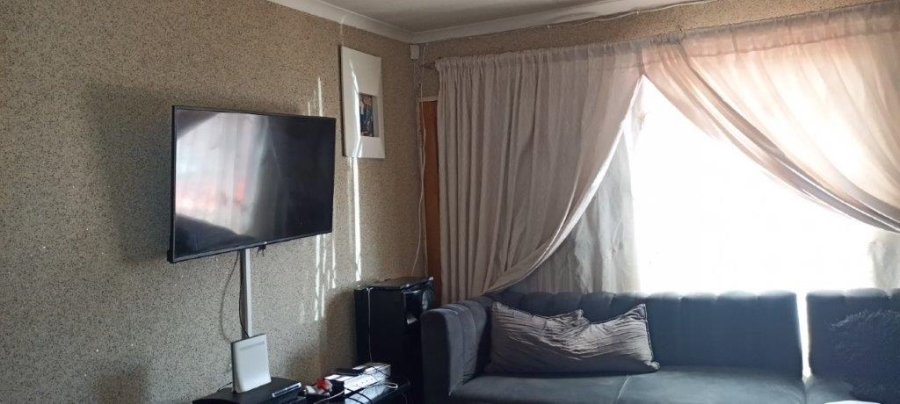 2 Bedroom Property for Sale in Palm Springs Gauteng