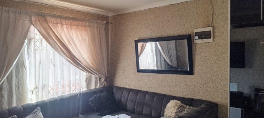 2 Bedroom Property for Sale in Palm Springs Gauteng