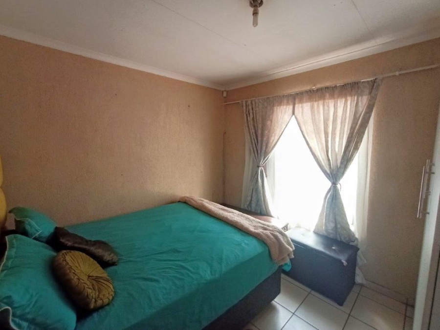 2 Bedroom Property for Sale in Palm Springs Gauteng