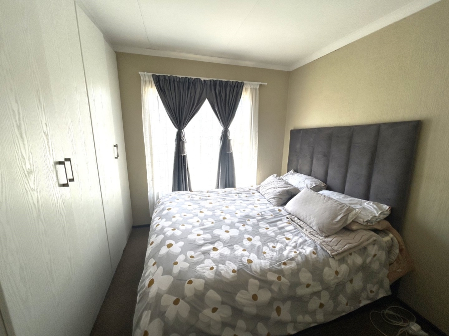 2 Bedroom Property for Sale in Honeypark Gauteng