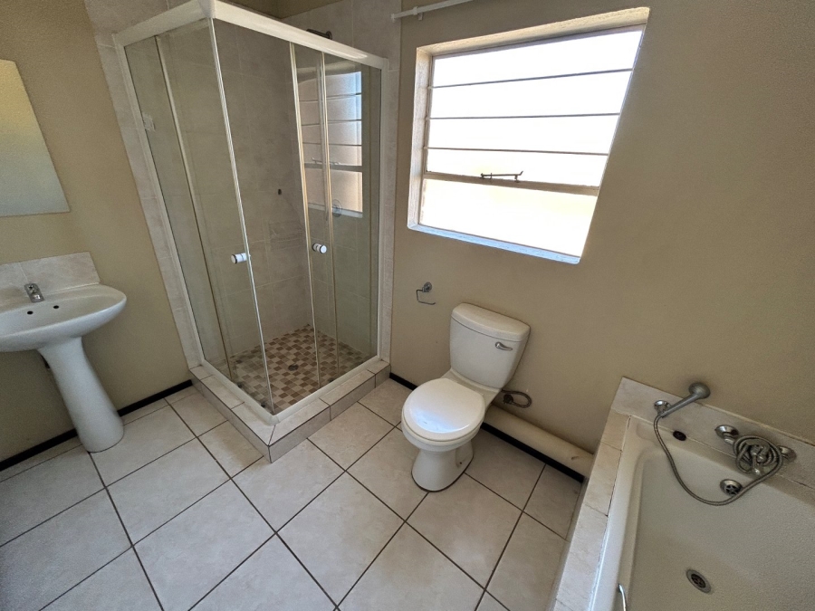 2 Bedroom Property for Sale in Honeypark Gauteng