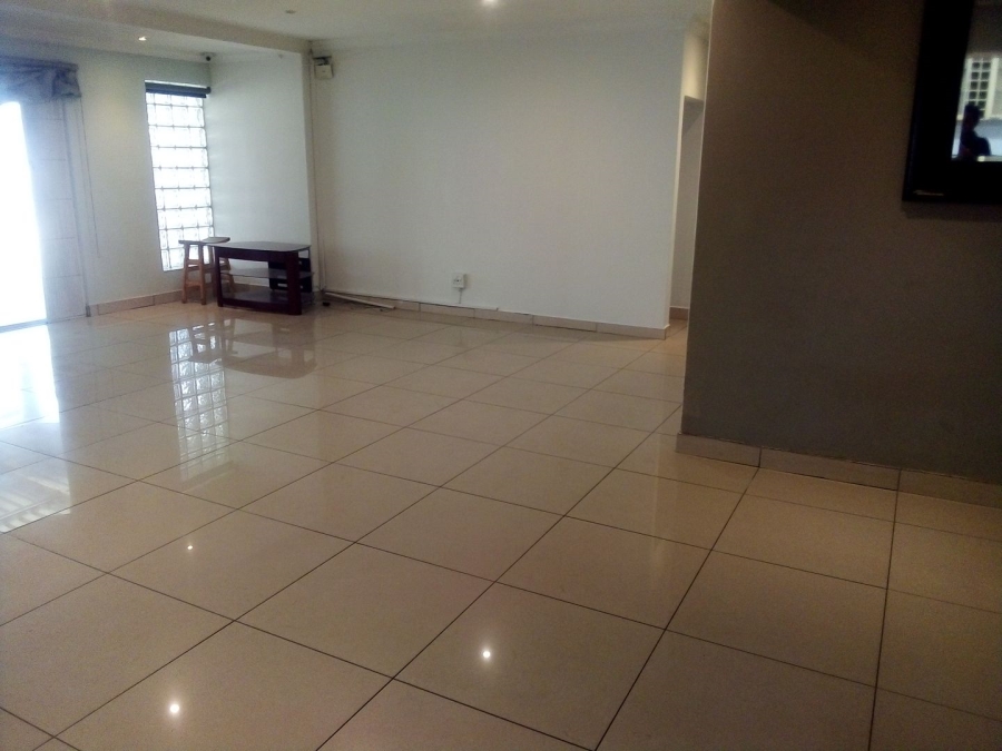 5 Bedroom Property for Sale in Kensington Gauteng