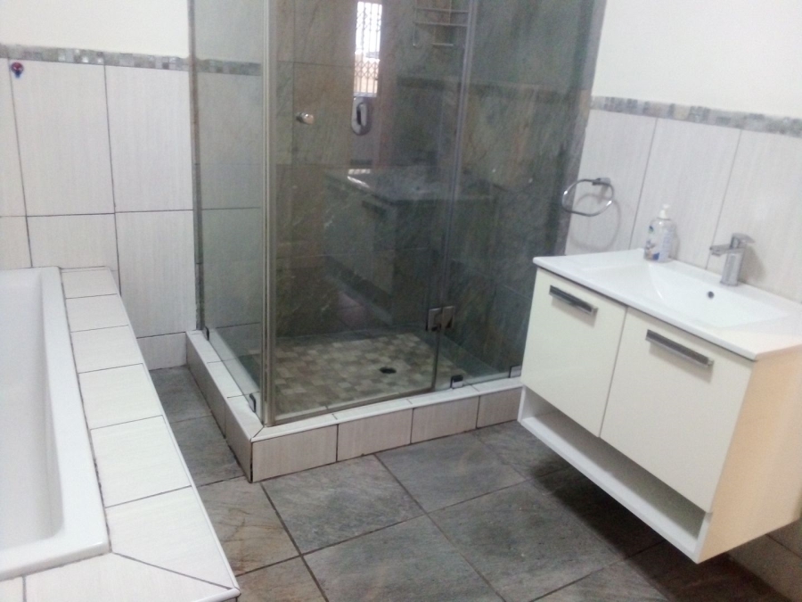 5 Bedroom Property for Sale in Kensington Gauteng