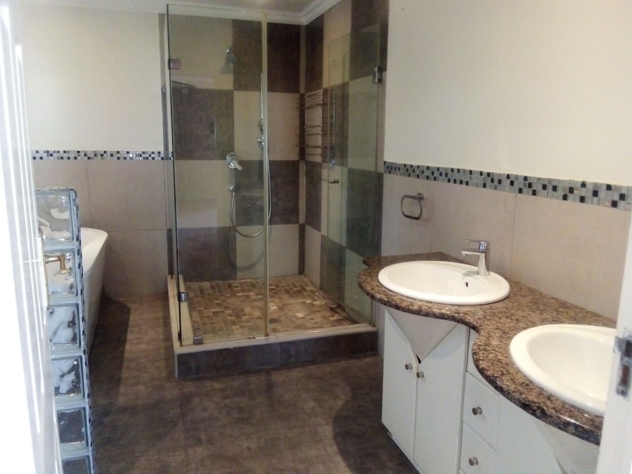 5 Bedroom Property for Sale in Kensington Gauteng