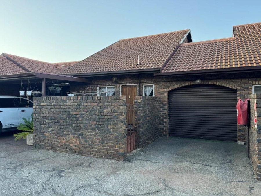 3 Bedroom Property for Sale in Birchleigh North Gauteng