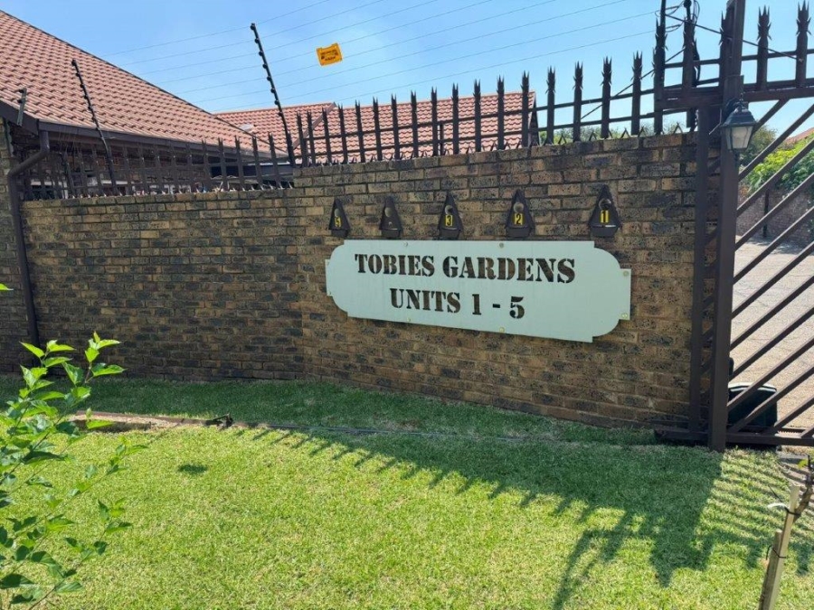 3 Bedroom Property for Sale in Birchleigh North Gauteng