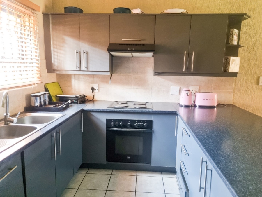 2 Bedroom Property for Sale in Wilgeheuwel Gauteng